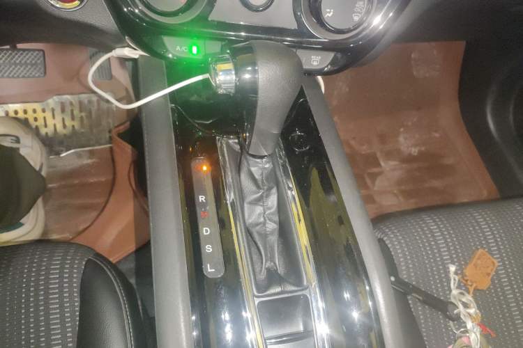 Used Honda Vezel 2017 1.8L CVT Front-Wheel Drive Pioneer Edition