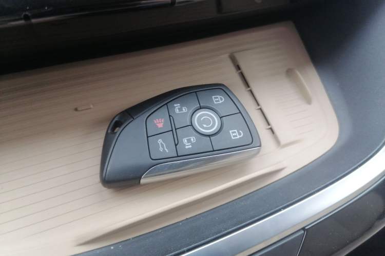 Used Buick GL8 New Energy 2025 Lu Shang Luxury Edition 7-Seater
