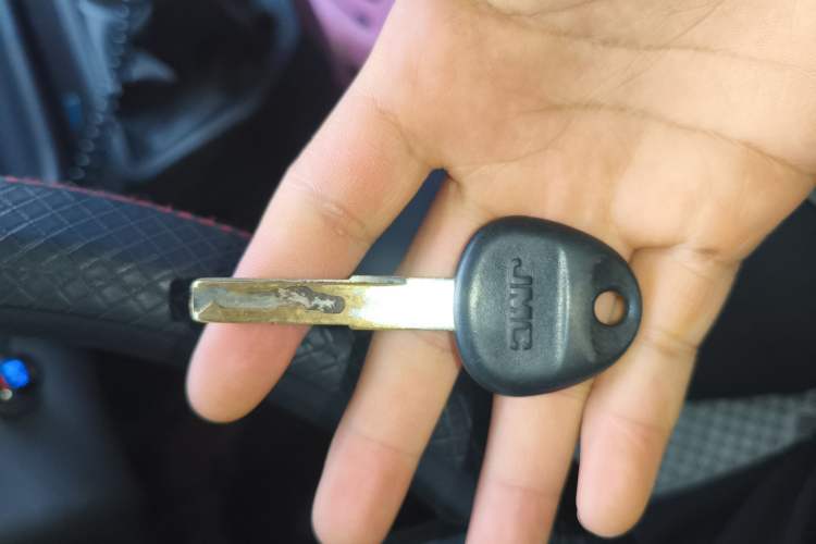 Used JMC Transit 2019 2.8T Commercial Version Long Wheelbase Mid-Roof 6-Seater Rear Single Tire China VI Emission Standard – JX493