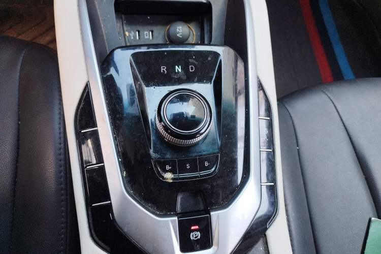 Used BAIC Beijing EU5 2018 R500 Smart Wind Edition Gear Lever