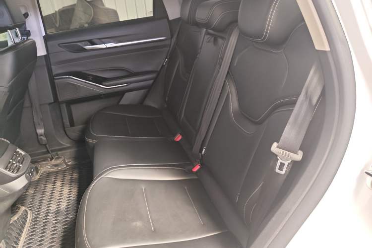 Used Haval H6 2024 1.5T Two-Wheel-Drive Classic Edition
