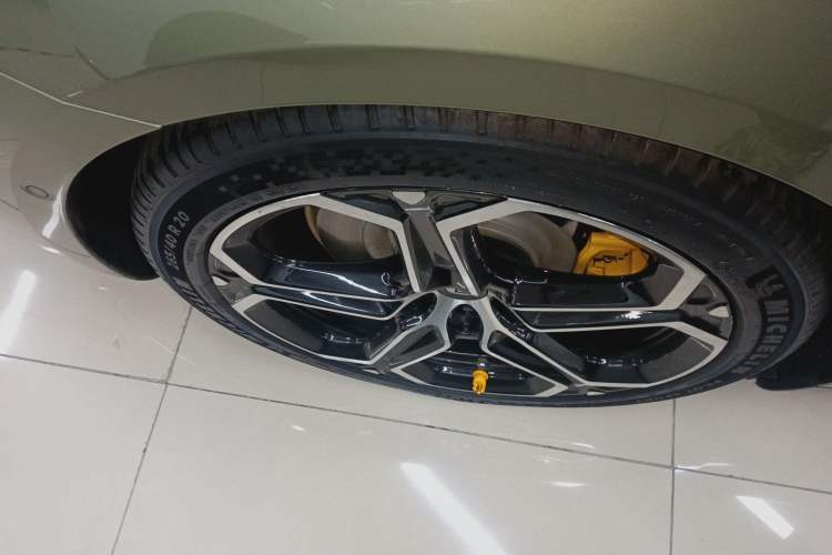 Used Xiaomi Auto SU7 2024 Four-Wheel Drive Ultra-Long Range Advanced Intelligent Driving Max Edition
