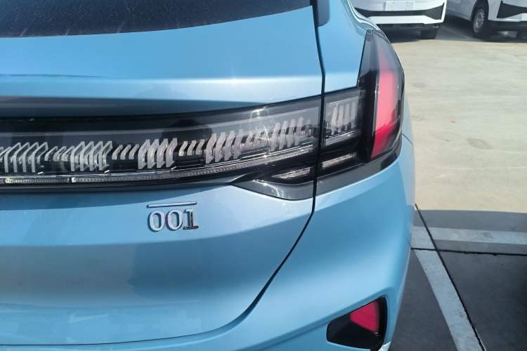 Used Zeekr 001 2025 YOU Edition 100 kWh All-Wheel Drive Right Rear Taillight