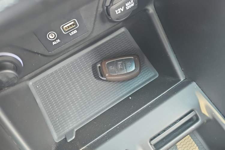 Used Hyundai Tucson 2015 1.6T Dual-Clutch Two-Wheel-Drive Smart Model Vehicle Key