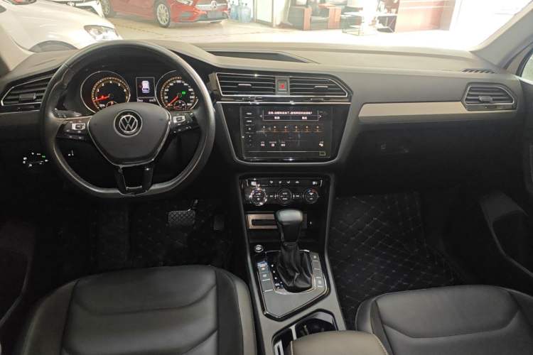 Used Volkswagen Tiguan L 2021 330TSI Automatic Two-Wheel Drive Smart Edition