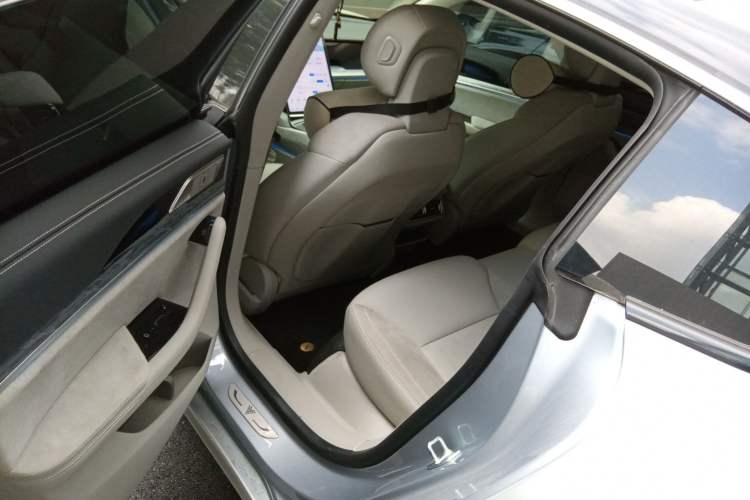 Used NETA S 2022 Extended-Range Version 1160 km Rear-Drive Big Edition Left Rear Seat