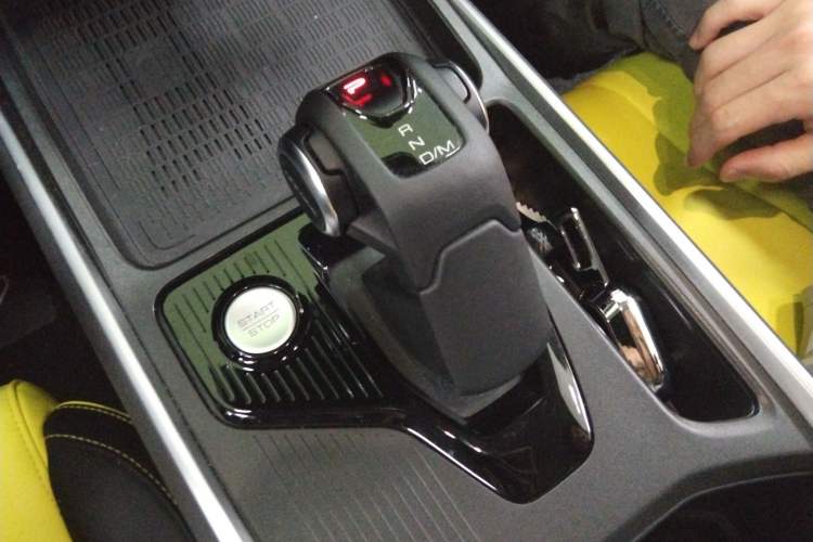 Used Haval X DOG 2022 1.5T DCT Two-Wheel Drive Trendy Edition Gear Lever