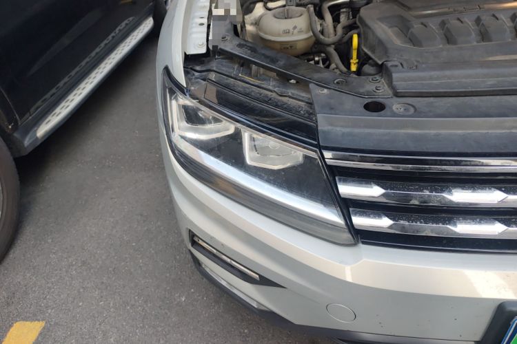 Used Volkswagen Tiguan L 2018 Facelift 330TSI Automatic Two-Wheel Drive Luxury Edition Right Front Headlight