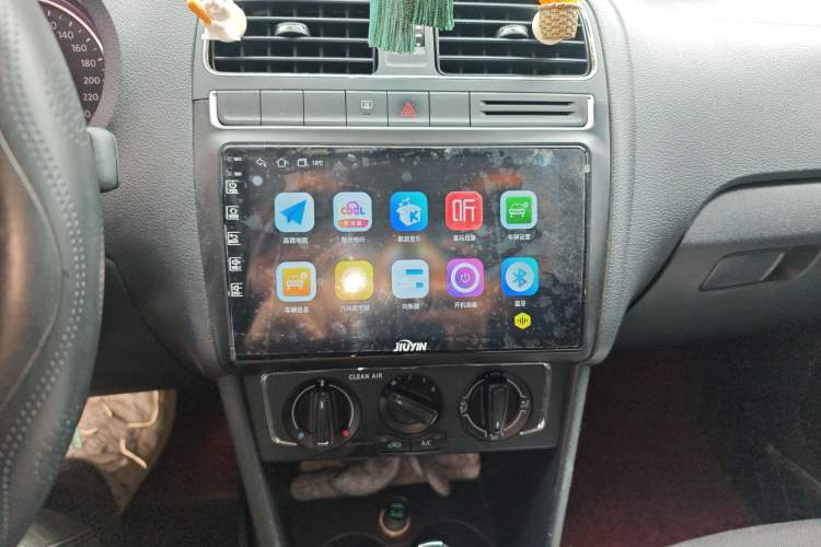 Used Volkswagen Polo 2016 1.6L Automatic Comfort Model Audio And AC Panel