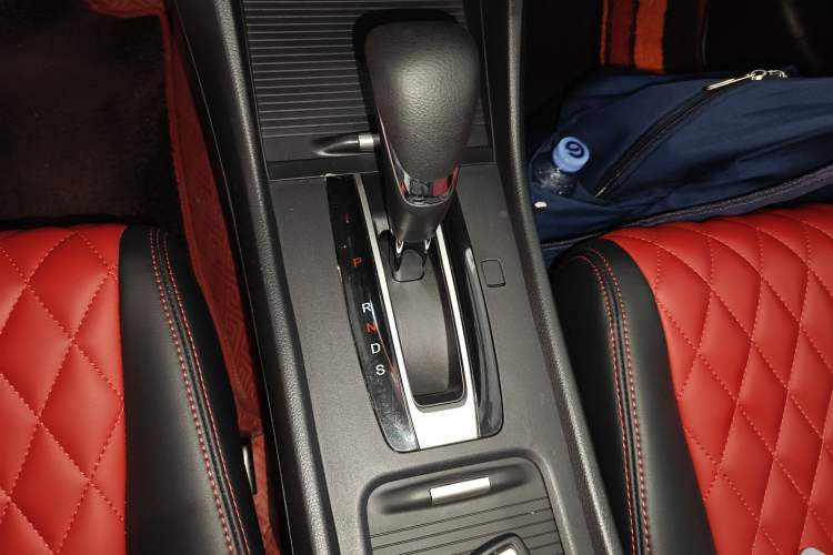 Used Honda Jade 2020 1.8L automatic Comfort version Gear Lever