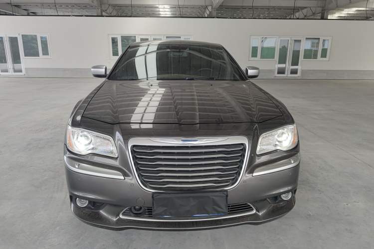 Used Chrysler 300C 2014 3.0L Excellence Edition
