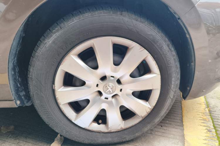 Used Peugeot 301 2014 1.6L Manual Comfort Edition