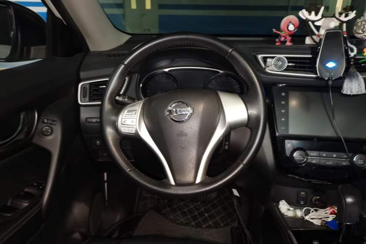 Used Nissan X-Trail 2015 2.0L CVT Comfort MAX Edition 2WD
