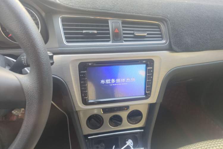 Used Volkswagen Lavida 2013 1.6L Manual Comfort Edition
