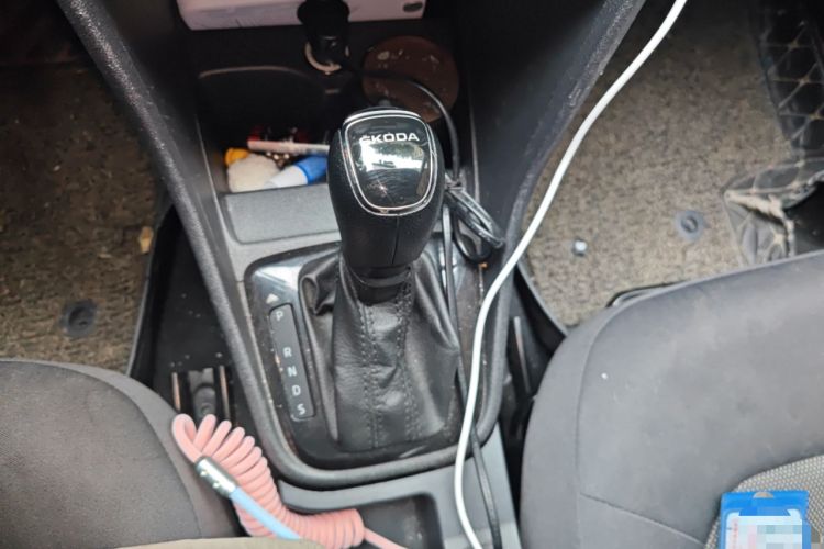 Used Skoda Rapid Spaceback 2018 1.6L Automatic Standard Edition Gear Lever