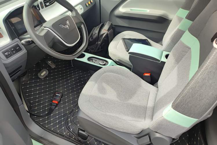 Used Wuling Hongguang MINIEV 2021 Macaron Premium Model – Lithium-NMC