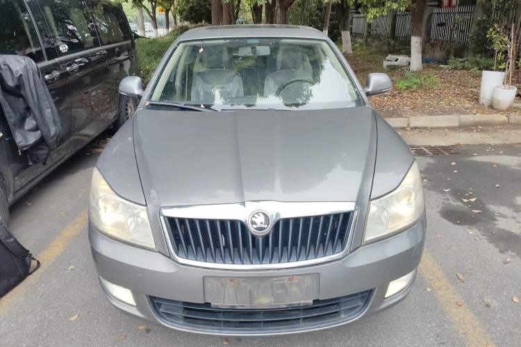 Used Skoda Octavia 2015 Classic Model 1.6L Automatic Yijie Version Front