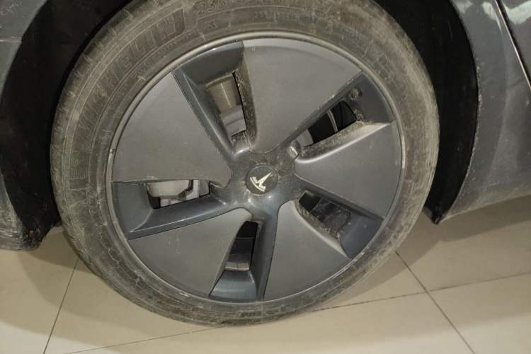 Used Tesla Model 3 2022 Rear-Wheel-Drive Version Right Rear Wheel Hub