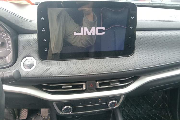 Used JMC Yuhu 7 2022 2.0T Manual Diesel Two-Wheel Drive Comfort Version Standard Wheelbase
