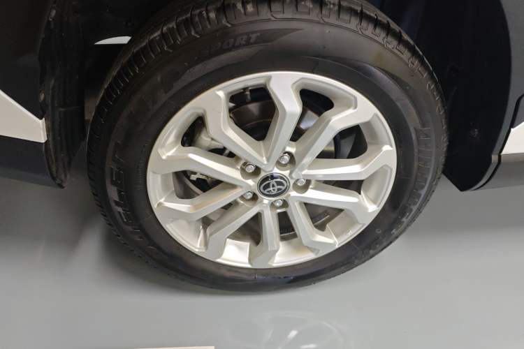 Used Toyota FRONTLANDER 2024 2.0L CVT Elite Edition