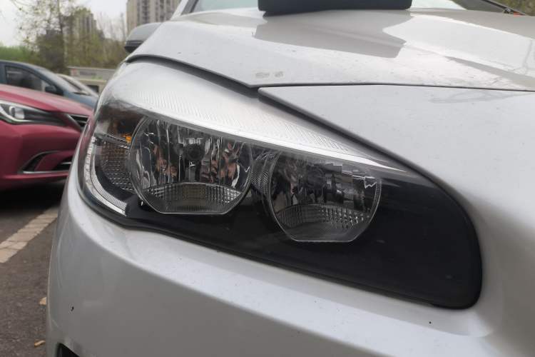 Used BMW 2 Series Gran Tourer 2018 220i Leading Model Right Front Headlight