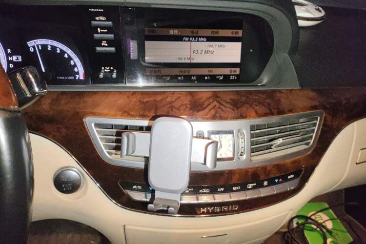 Used Mercedes-Benz S-Class 2010 S 400 L HYBRID Audio And AC Panel