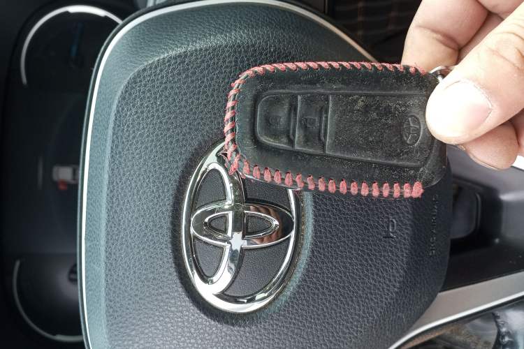 Used Toyota RAV4 2020 Dual-Engine 2.5L E-CVT 4x4 Elite PLUS Edition