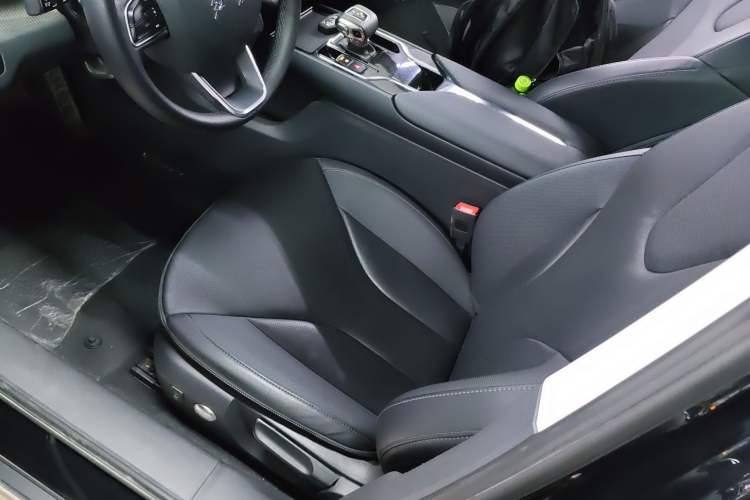 Used Hongqi E-QM5 2021 Charging Version Flagship Edition Left Front Seat