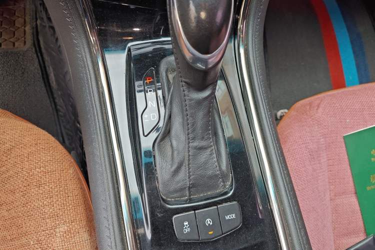 Used Cadillac ATS-L 2016 28T Fashion Edition Gear Lever