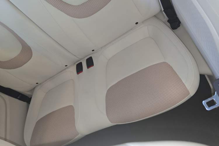 Used Wuling Hongguang MINIEV 2024 3rd Generation 215km Youth Edition Left Rear Seat