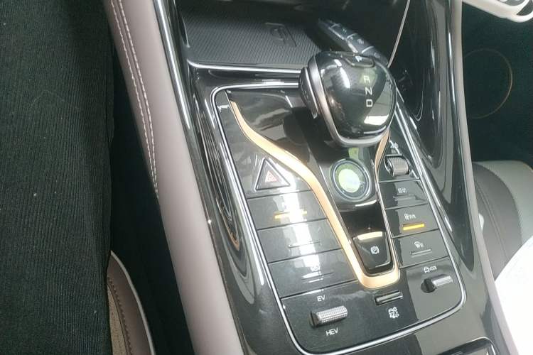 Used BYD Frigate 07 2023 DM-i 205KM Prestige Model Gear Lever