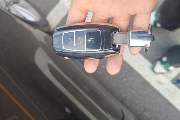 Used Haval H2 2016 Red-Label 1.5T Automatic Two-Wheel Drive Luxury Model Vehicle Key