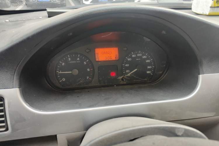 Used Wuling Rongguang 2011 1.2L Base Version
