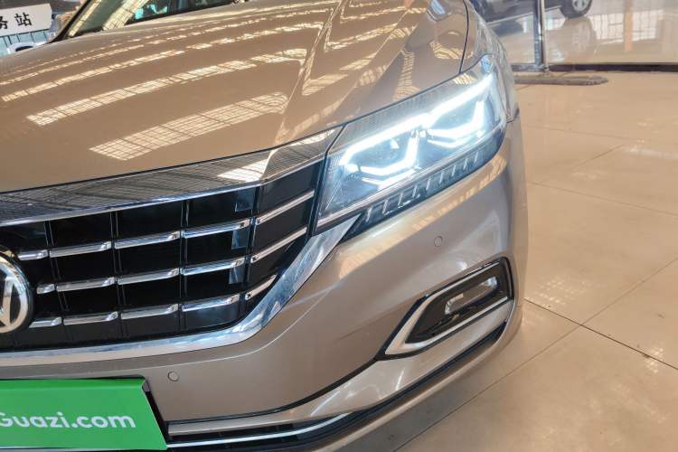 Used Volkswagen Passat 2019 330TSI Luxury Edition China VI Standard
