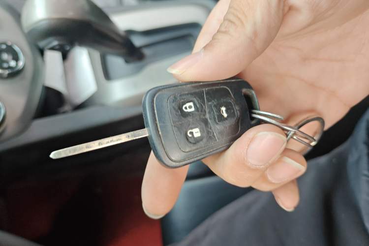 Used Chevrolet Aveo Sonic 2014 Sedan 1.4SL AT Fashion Edition
