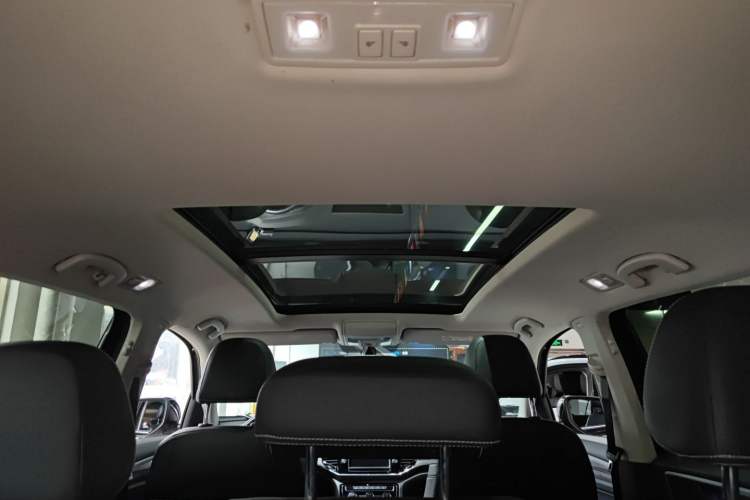 Used Volkswagen Teramont 2017 330TSI Two-Wheel-Drive Luxury Edition Headliner