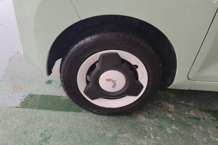 Used Wuling Hongguang MINIEV 2022 Macaron Premium Model – Lithium Iron Phosphate Left Front Wheel Hub
