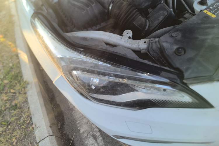 Used Buick Envision 2014 28T Four-Wheel Drive Elite Model Right Front Headlight