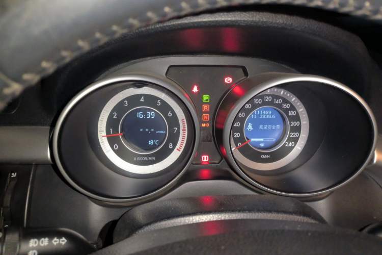 Used Bestune X80 2013 2.0L automatic luxury version
