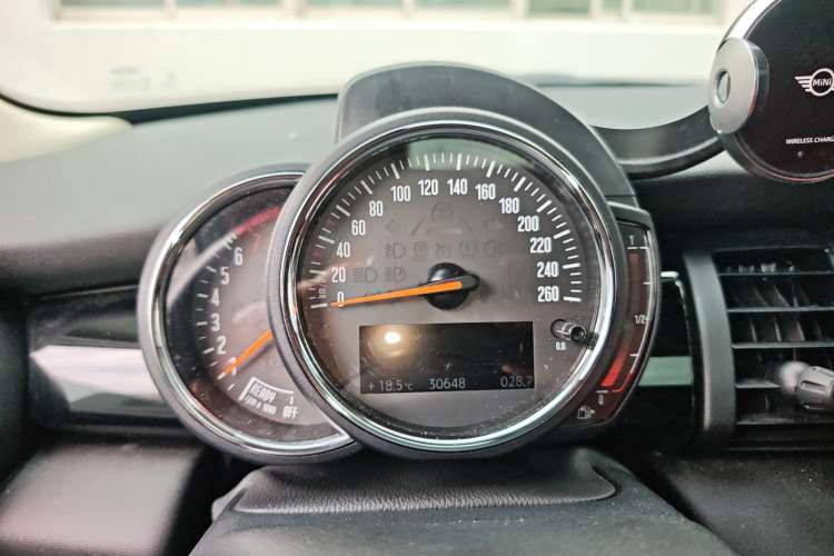 Used MINI 2019 1.5T COOPER Classic Edition Five-Door Version Instrument Cluster