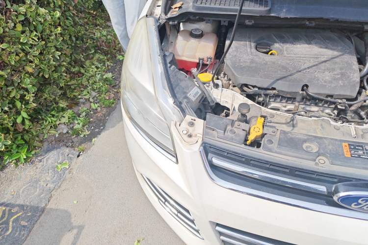 Used Ford Kuga 2015 1.5L GTDi Two-Wheel Drive Fashion Edition Right Front Headlight