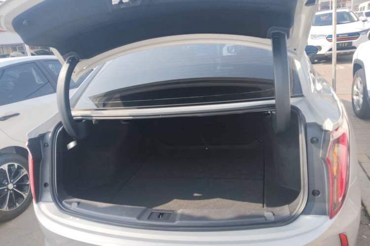 Used Hongqi E-QM5 2022 431 km Charge & Enjoy Edition Trunk