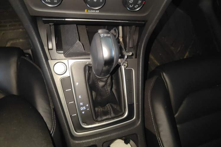 Used Volkswagen Golf 2016 230TSI Automatic Luxury Version
