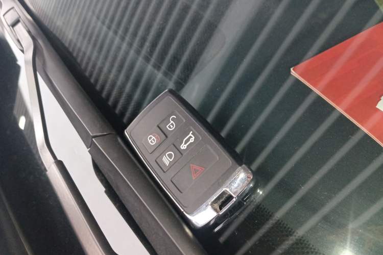 Used Land Rover Discovery Sport 2022 Revised Version 249 PS R-Dynamic S Performance Edition 5 Seats