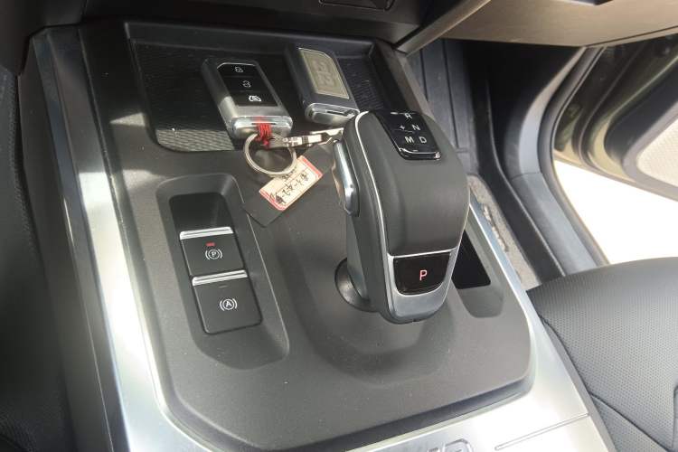 Used 212 T01 2024 2.0T Explorer Gear Lever