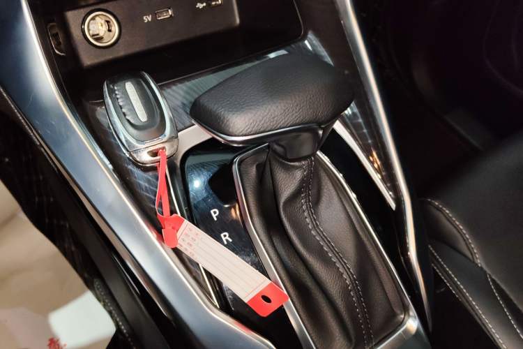 Used SAIC MAXUS G50 2022 1.5T Automatic Comfort Touring B Gear Lever