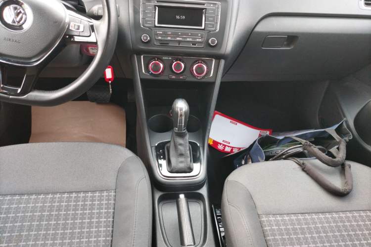 Used Volkswagen Polo 2016 1.6L Automatic Comfort Model
