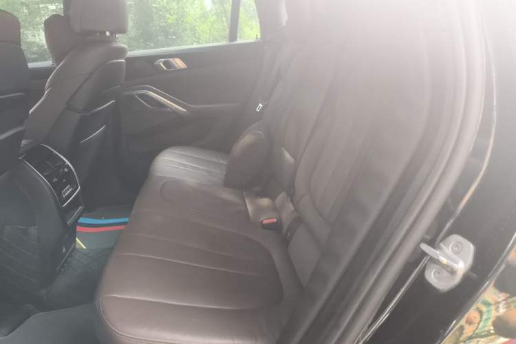 Used BMW X6 2021 xDrive40i Luxury Model with M Sport Package
