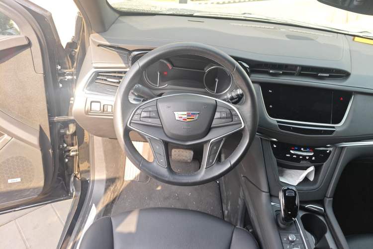 Used Cadillac XT5 2024 2.0T Two-Wheel Drive Fashion Edition Steering Wheel