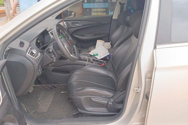 Used Roewe i5 2020 1.5L Automatic 4G Connect Luxury Flagship Edition Left Front Seat